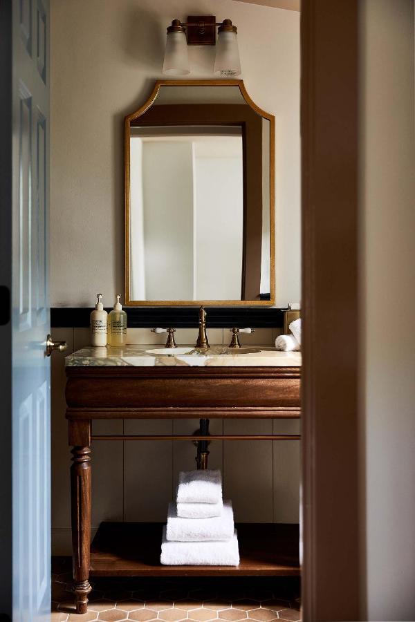 فندق Blue Iris By Life House نانتوكيت المظهر الخارجي الصورة